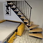 Guy Apartman *